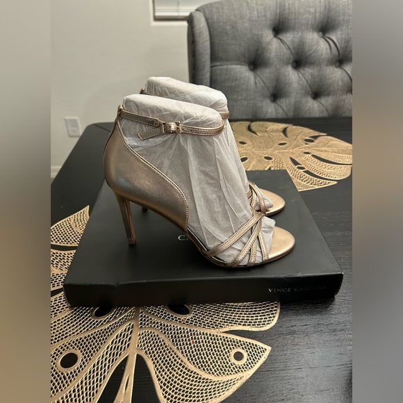 Vince Camuto Women's Antinalie High Heel Sandal Heeled 8.5M - Picture 8 of 12
